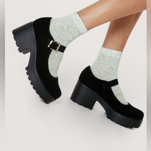 Nasty Gal black Suede Mary Janes platform heel size 7